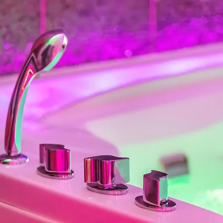 Vintage Mit Jacuzzi Und Sauna Prázdninový dům *